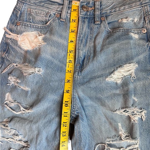 American Eagle Light Denim High Waist Destroyed Mom Jean Size 00 Xtra Short - Picture 11 of 14
